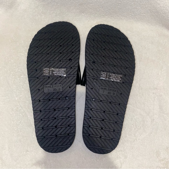 ARDENE Shiny Black Platform Slides Sandals - Picture 5 of 5